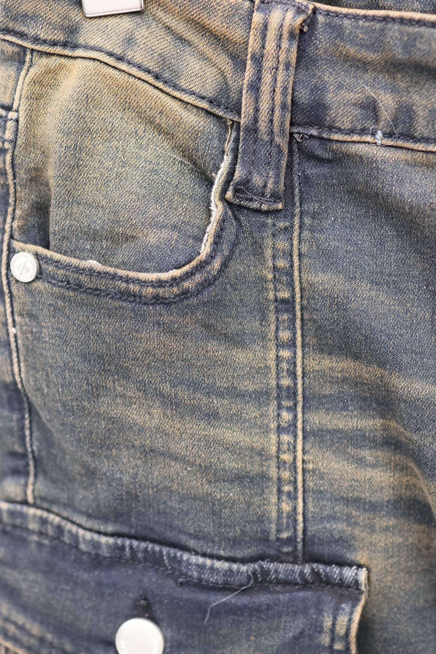 Dirty Cargo Flare A265