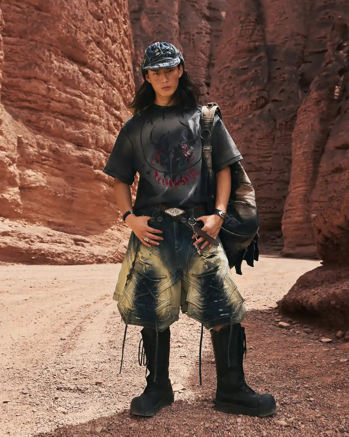 PERSONSOUL MYTHICAL BEAST TOTEM DISTRESSED T-SHIRT