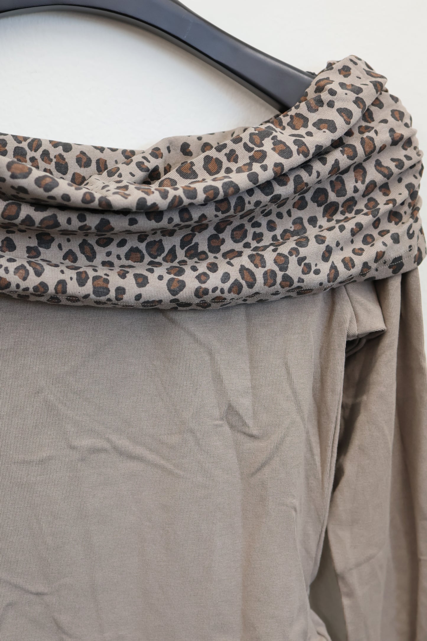 Leopard Fold Top A282