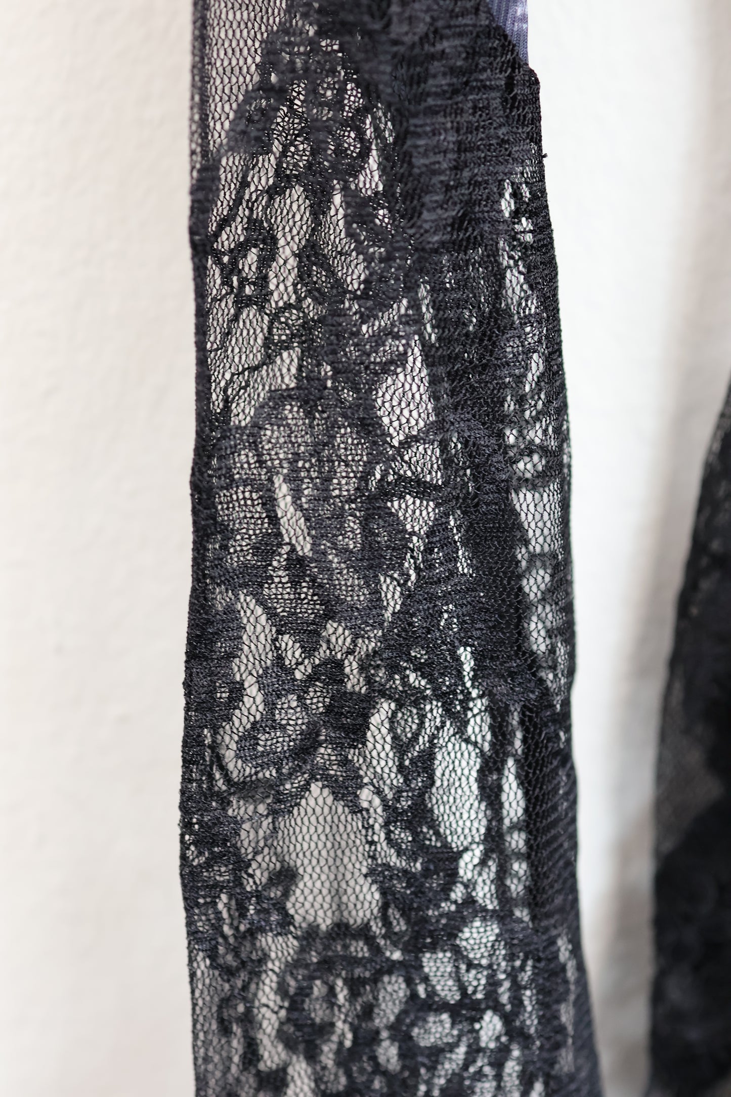 25-829 Sheer Lace Top A301