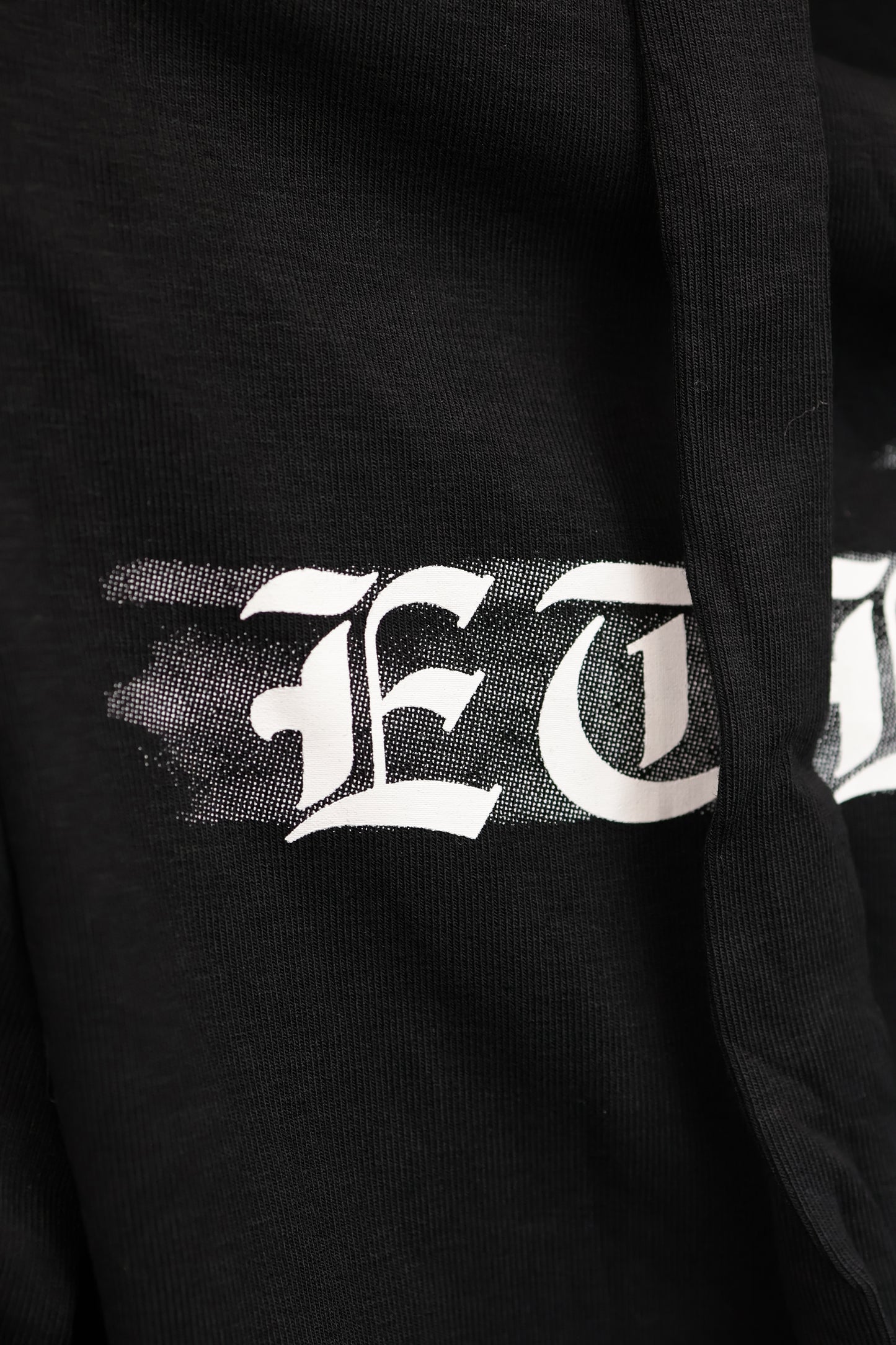 Logo Ribbon off-shoulder Top A299