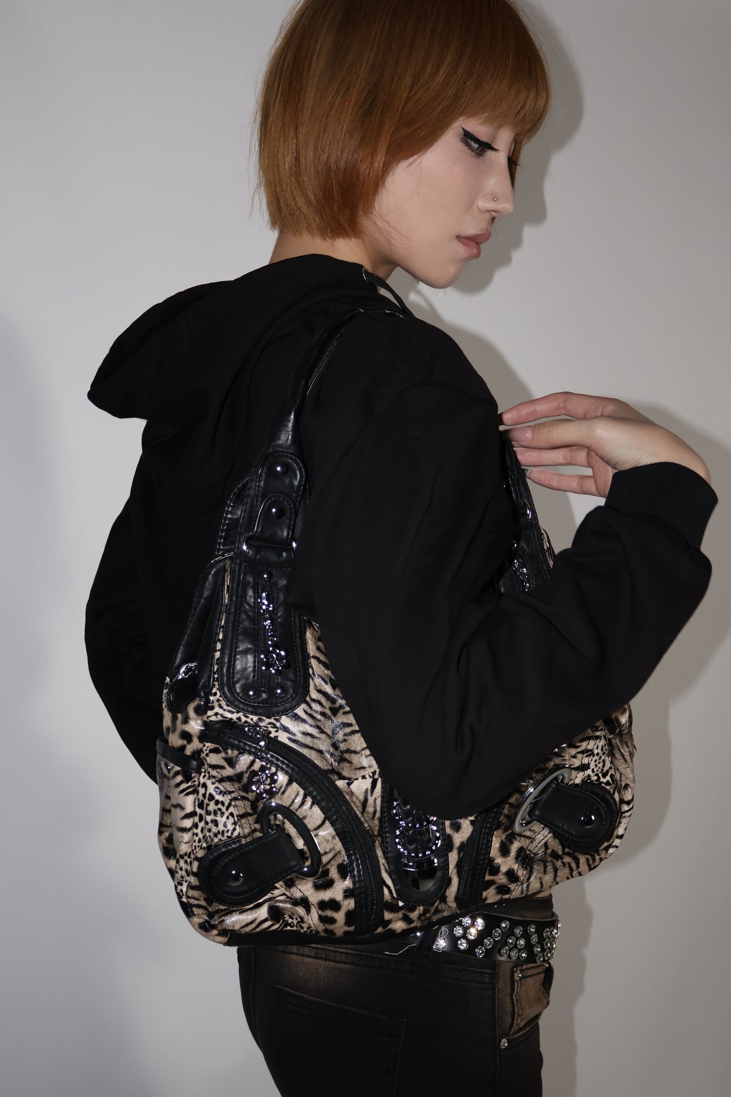 25-920 Logo Crop Hoodie  A349