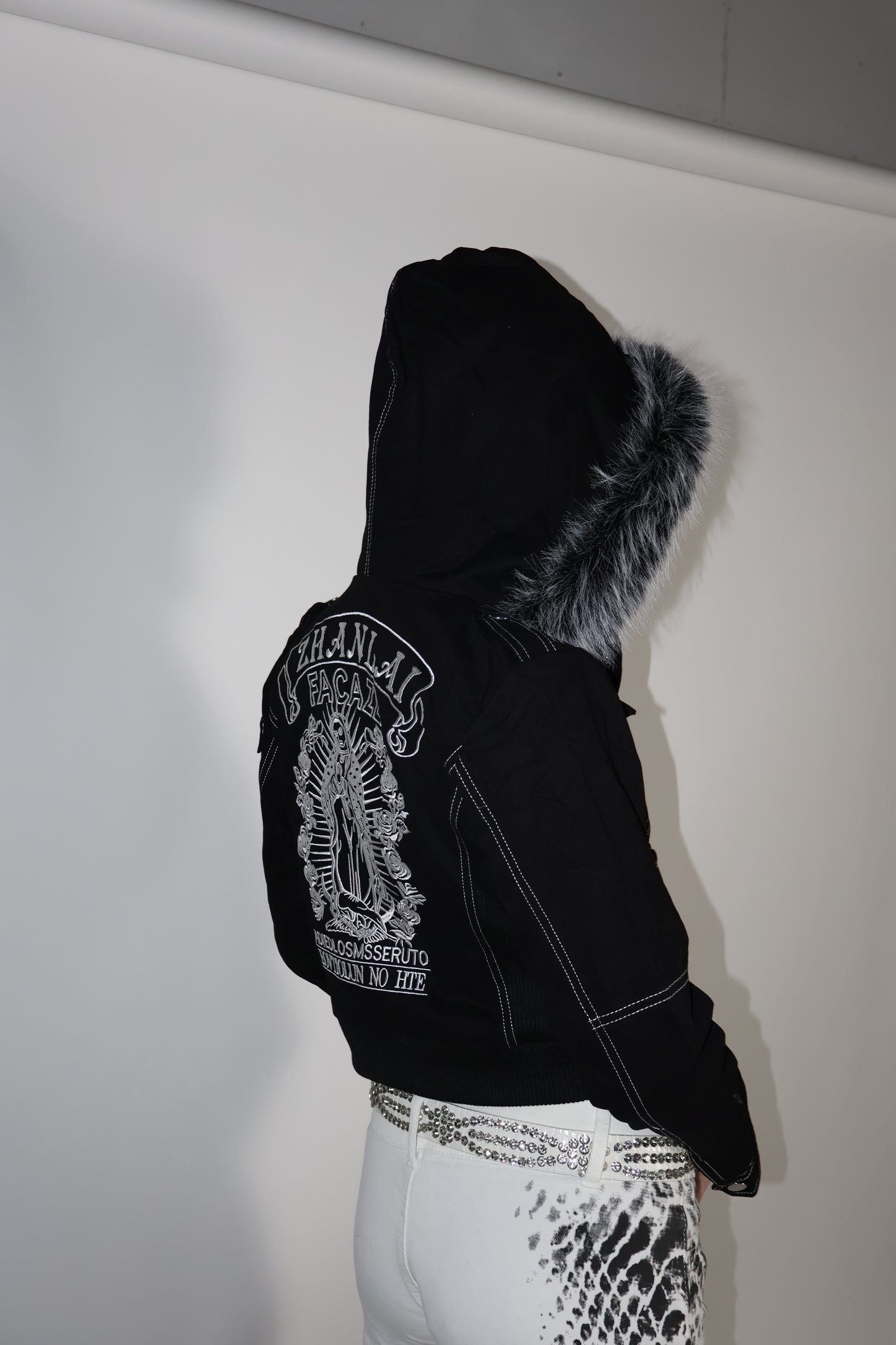 25-943 Frost Hood  A341