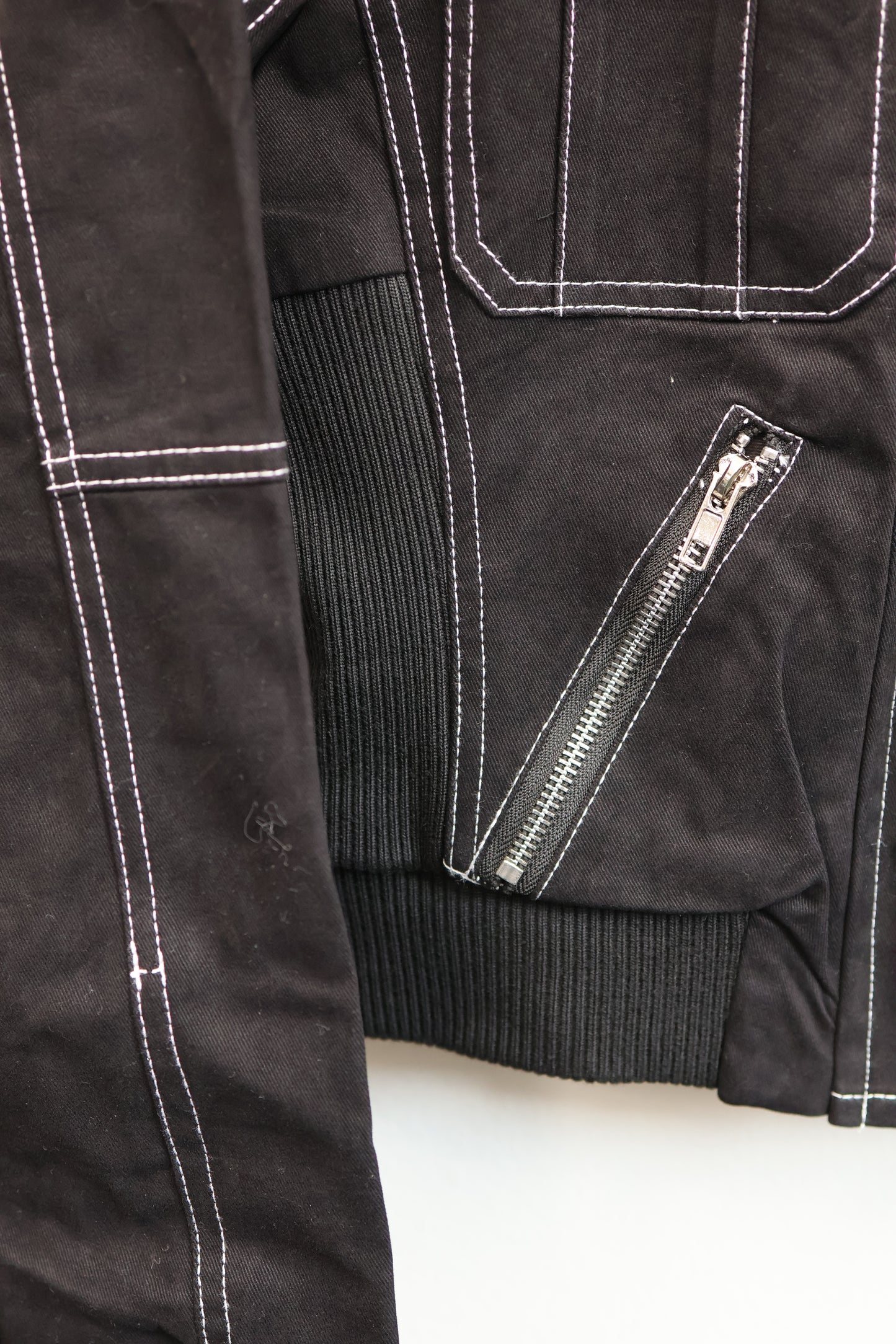 25-943 Frost Hood  A341