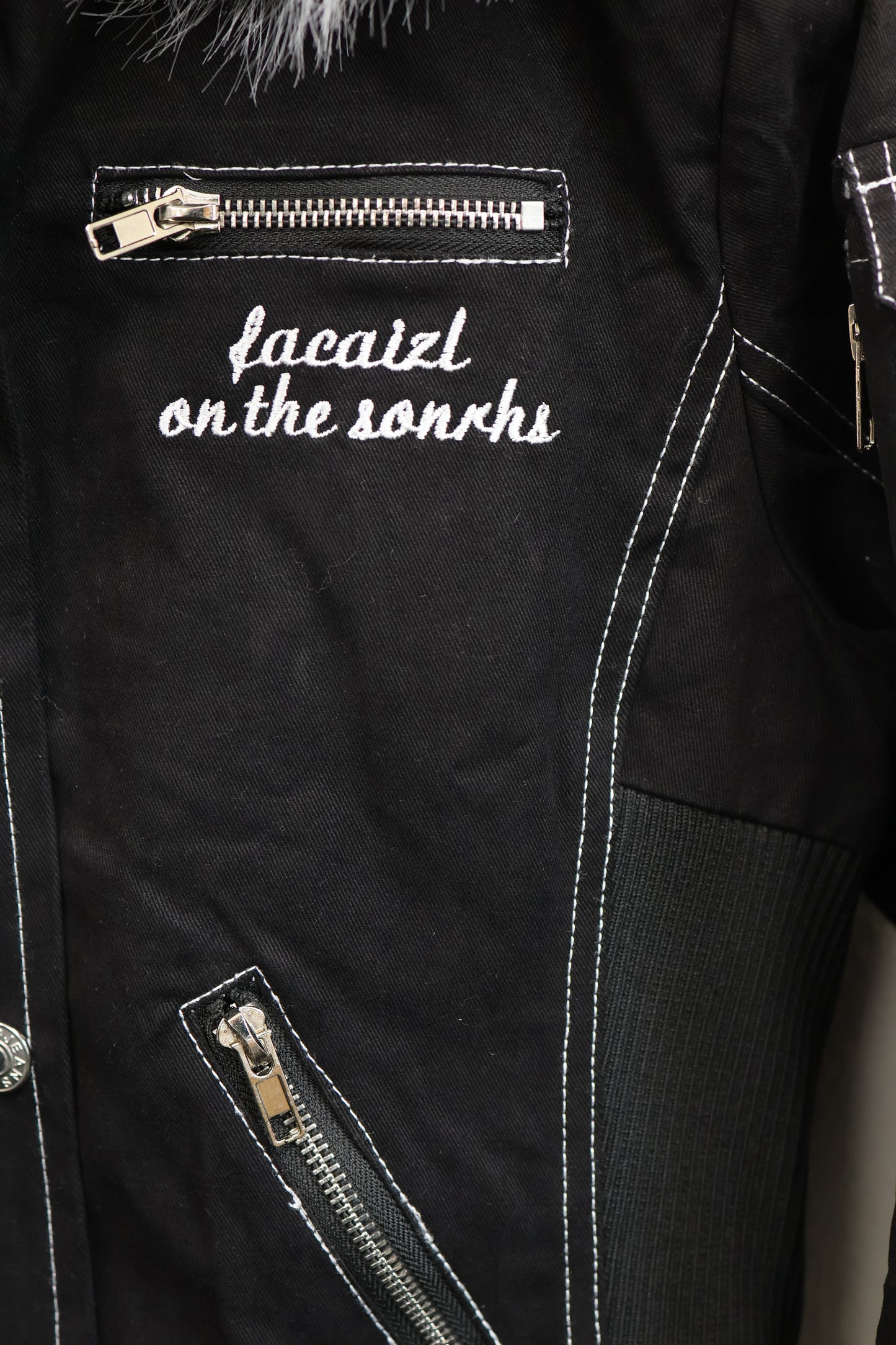 25-943 Frost Hood  A341