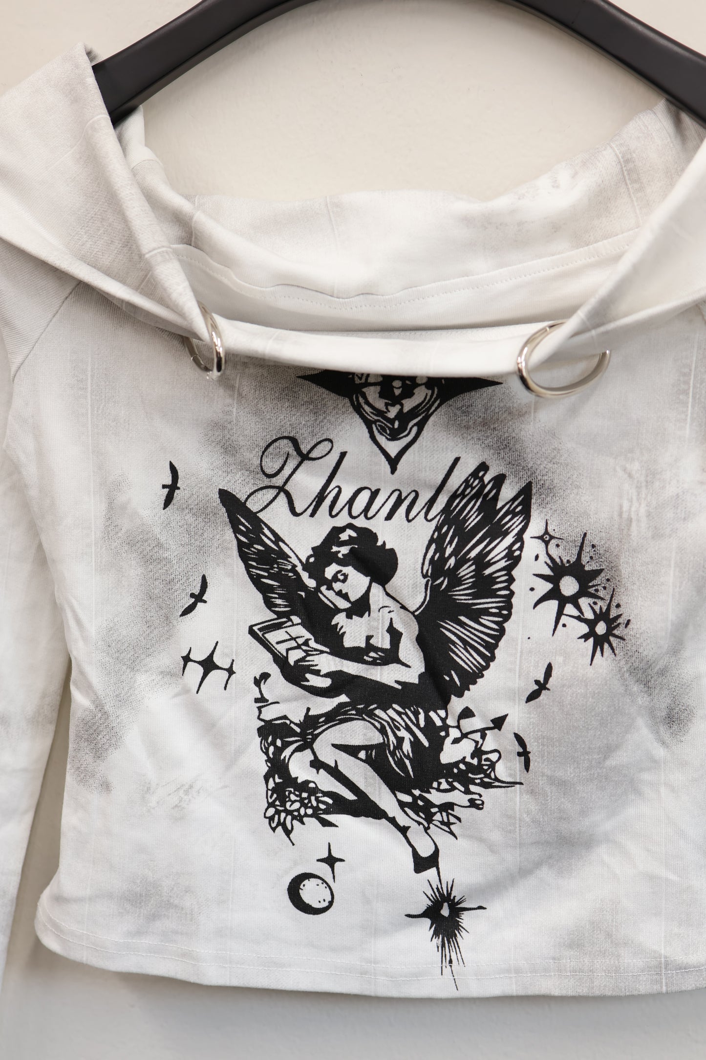 25-919 Angel Print Top A337