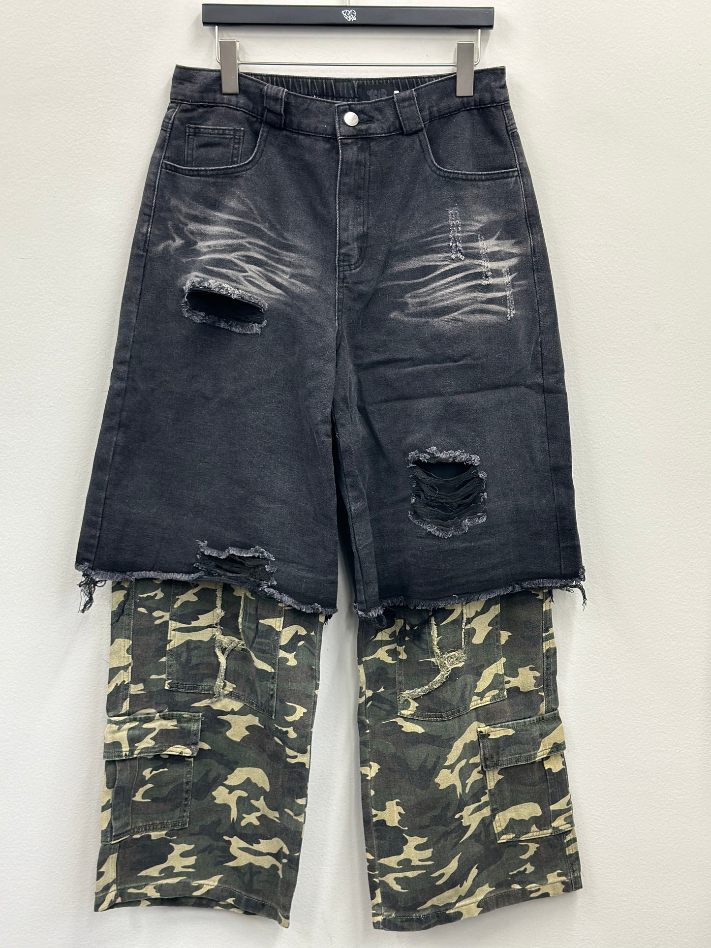 switching pants A254