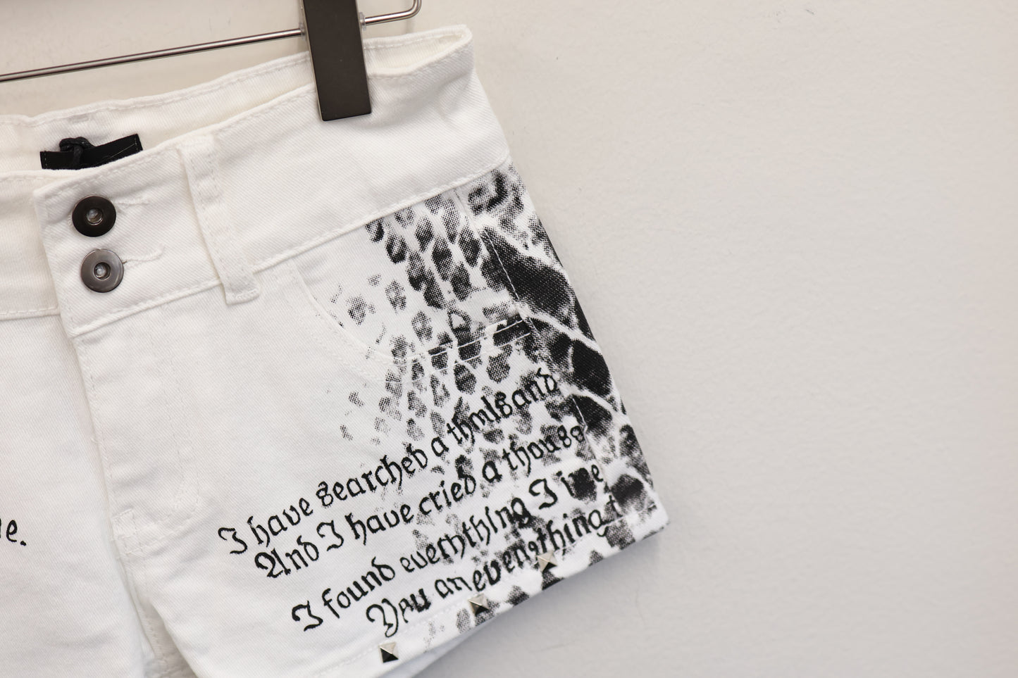 25-871 Snake Shorts A352