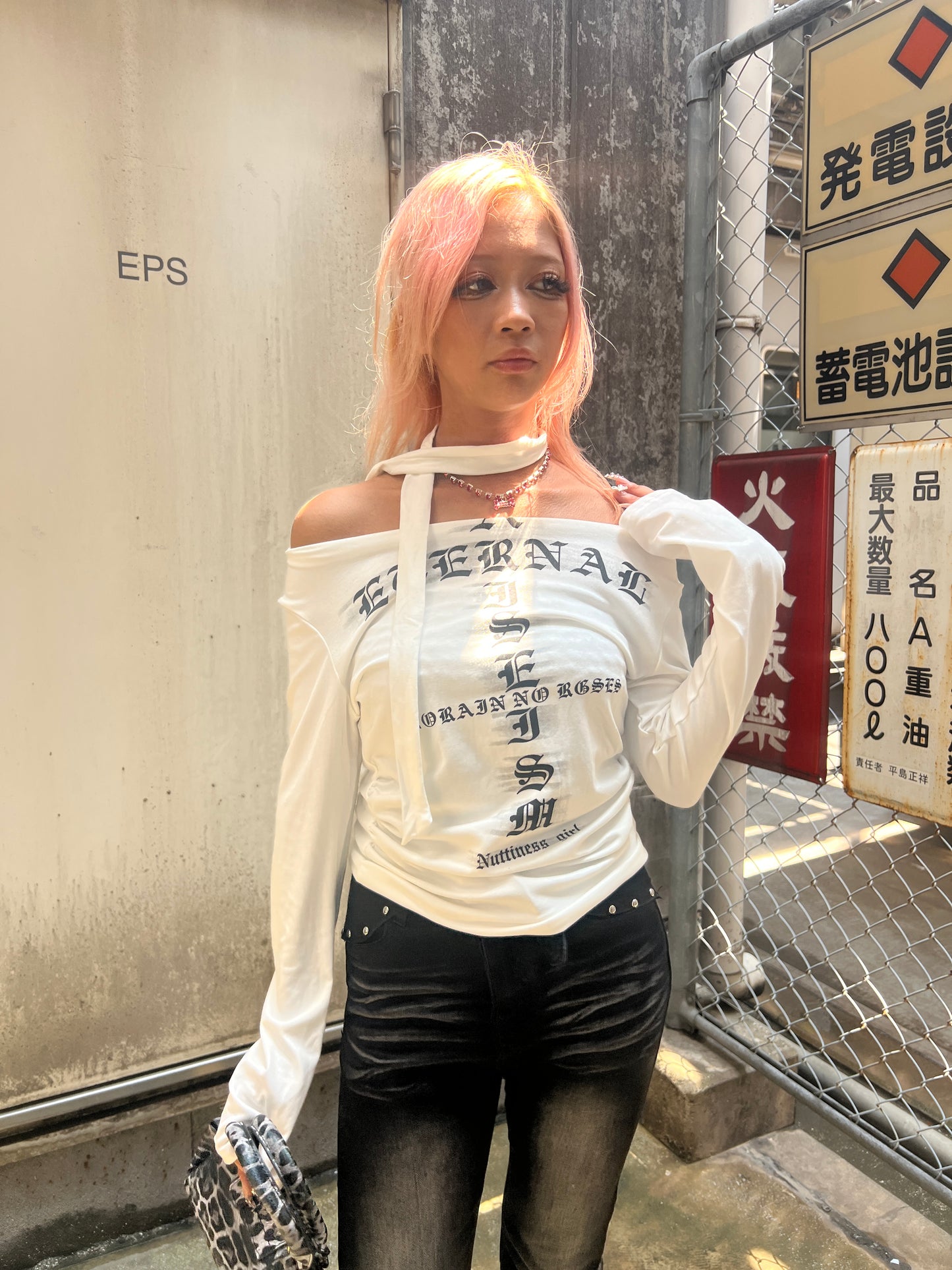 Logo Ribbon off-shoulder Top A299