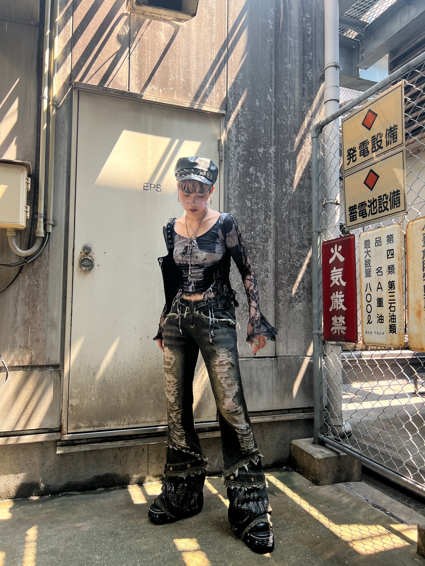 25-829 Sheer Lace Top A301