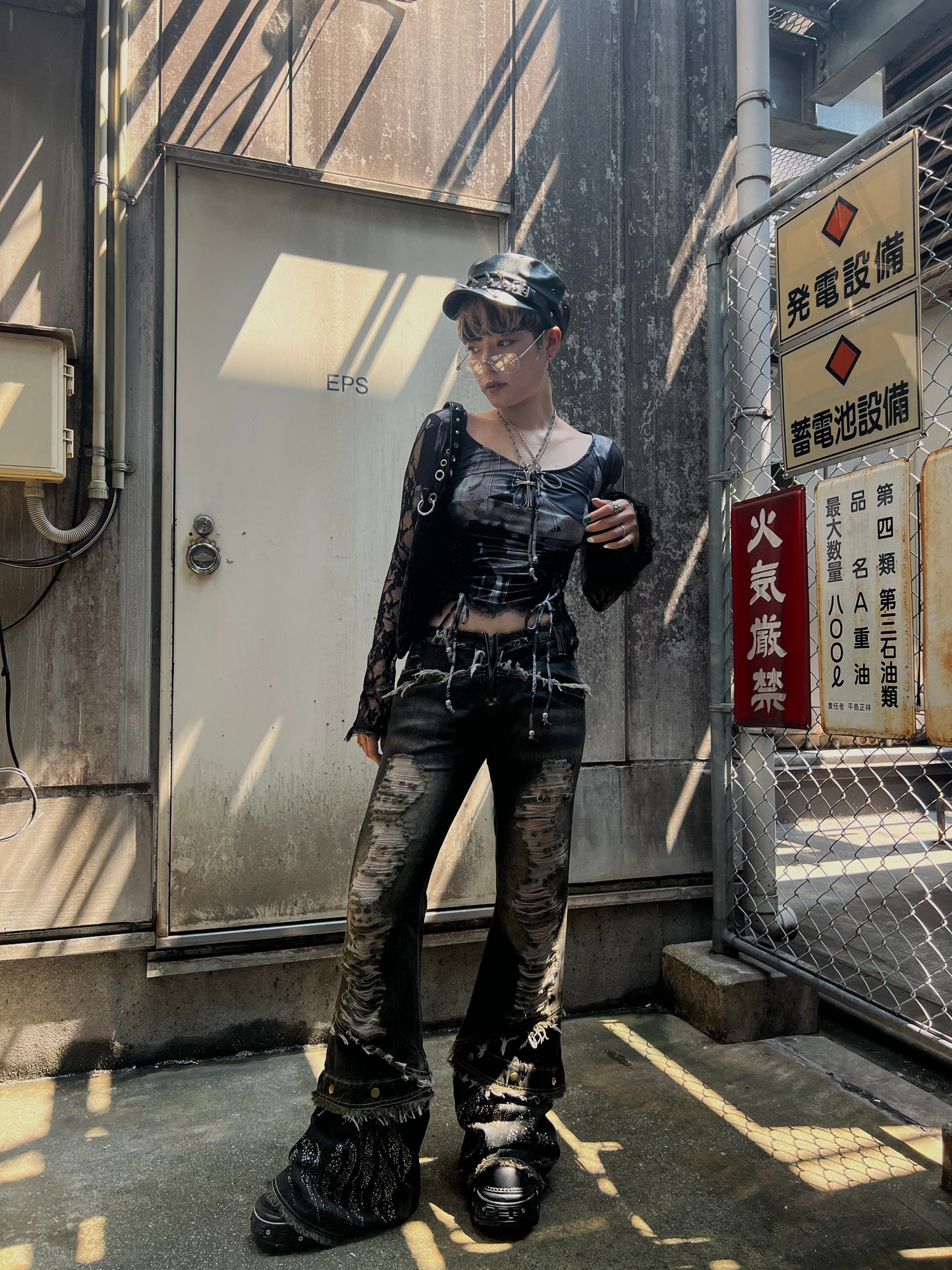 25-829 Sheer Lace Top A301