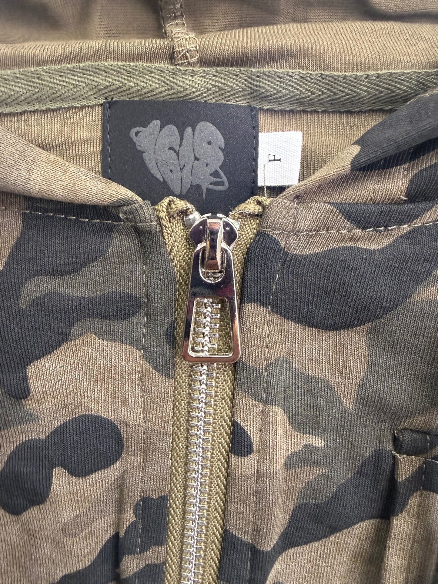 Camo Zip Hood Top A574