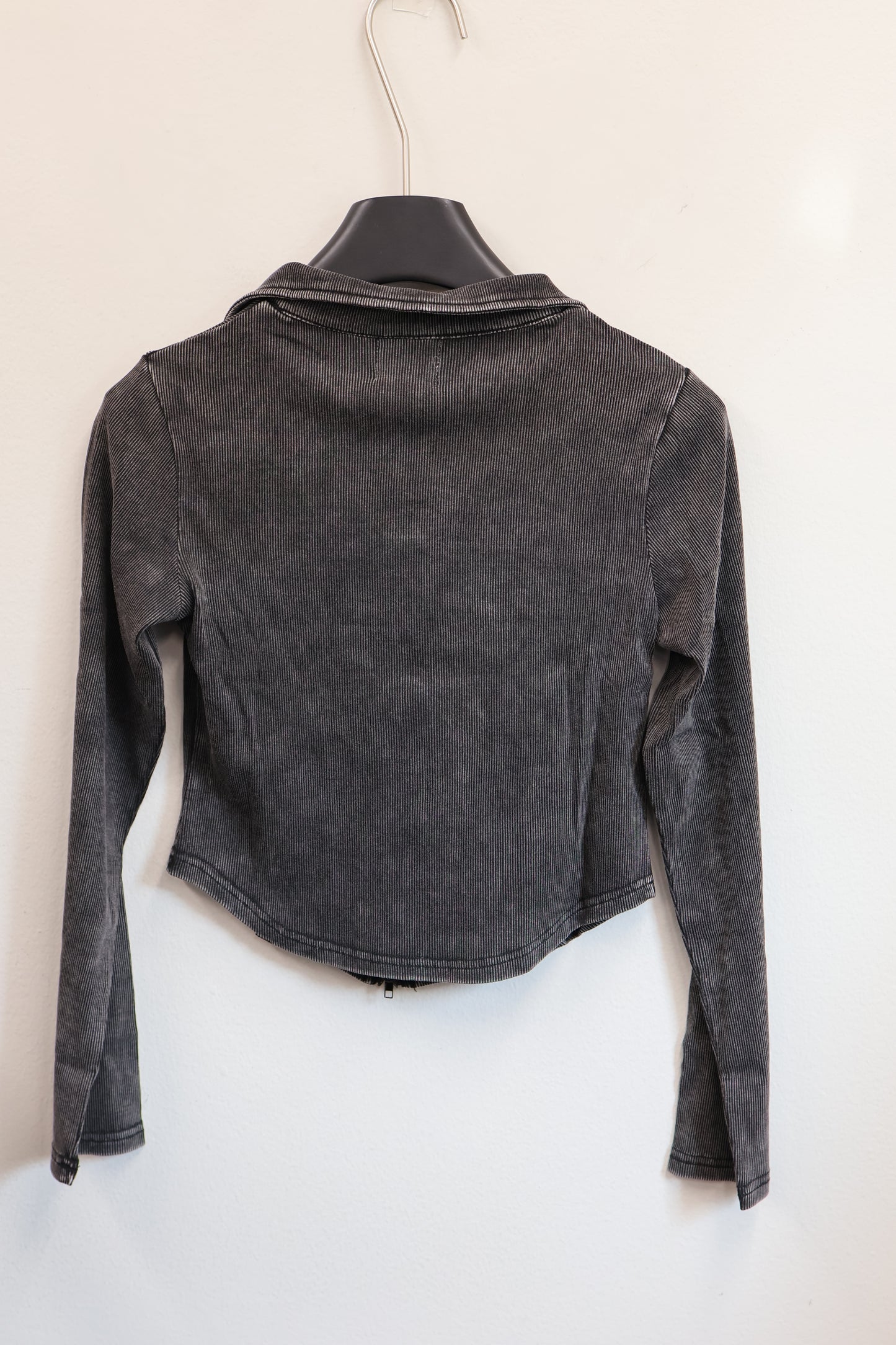 25-821 Grunge Zip Top A395