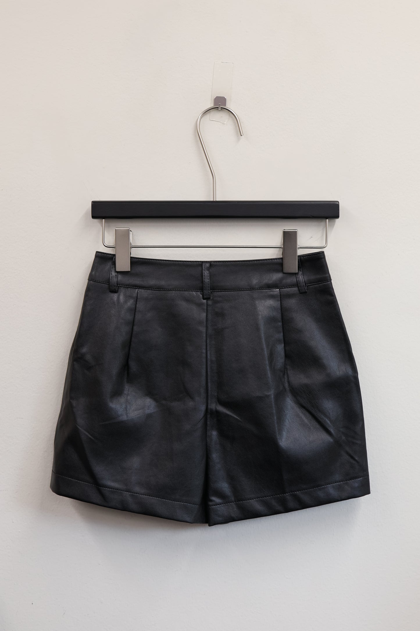 257-14 Studs Leather Shorts A413