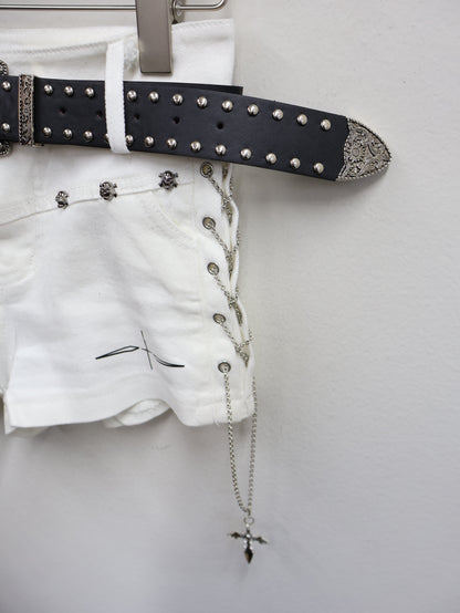 Fray Shorts  A534