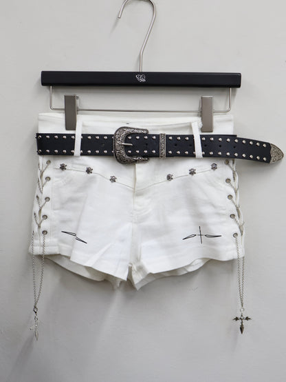 Fray Shorts  A534