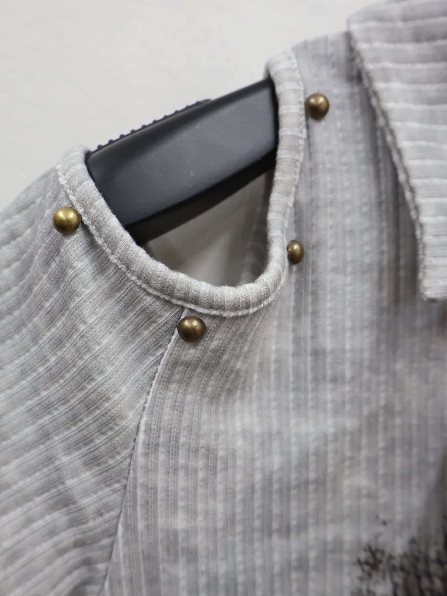 Cut Shoulder Zip Top A541