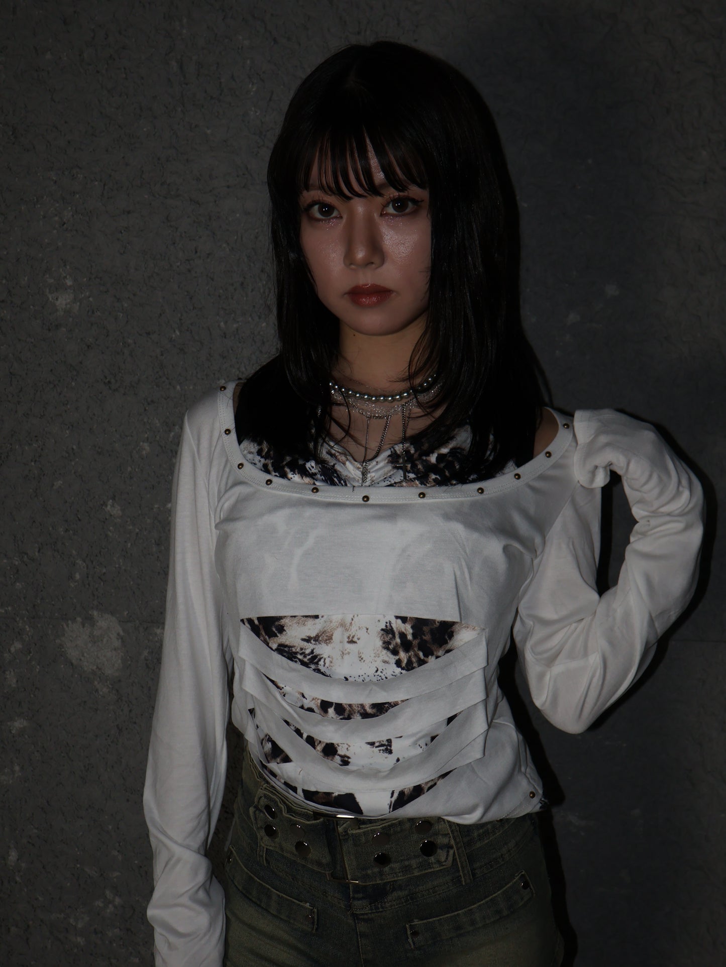 Rift Cutout Top A483