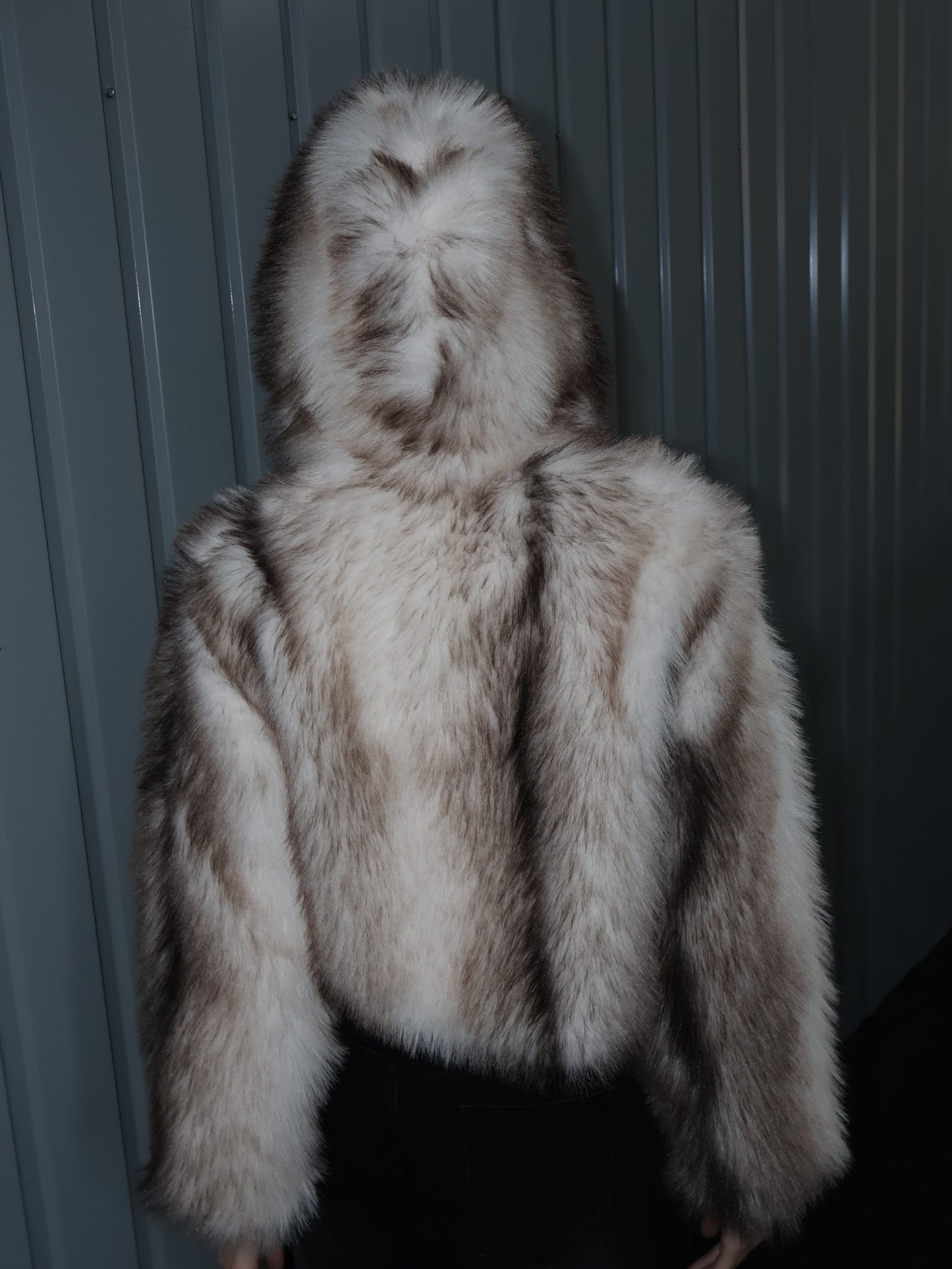 Pale Fur Hood A457