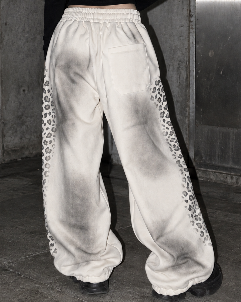 Script Wide Sweatpants A730
