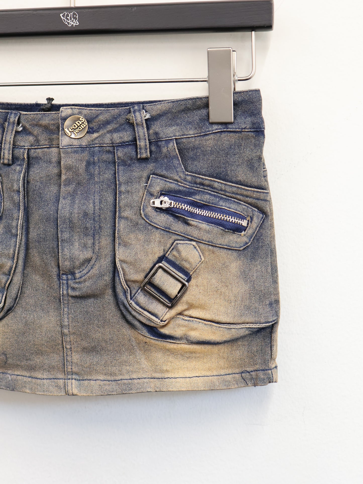 Rouge Mini Skirt A454