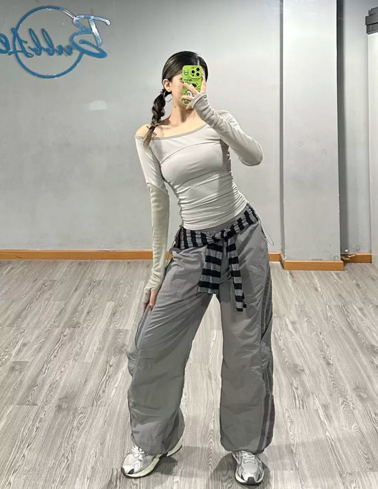 switching offshoulder A246