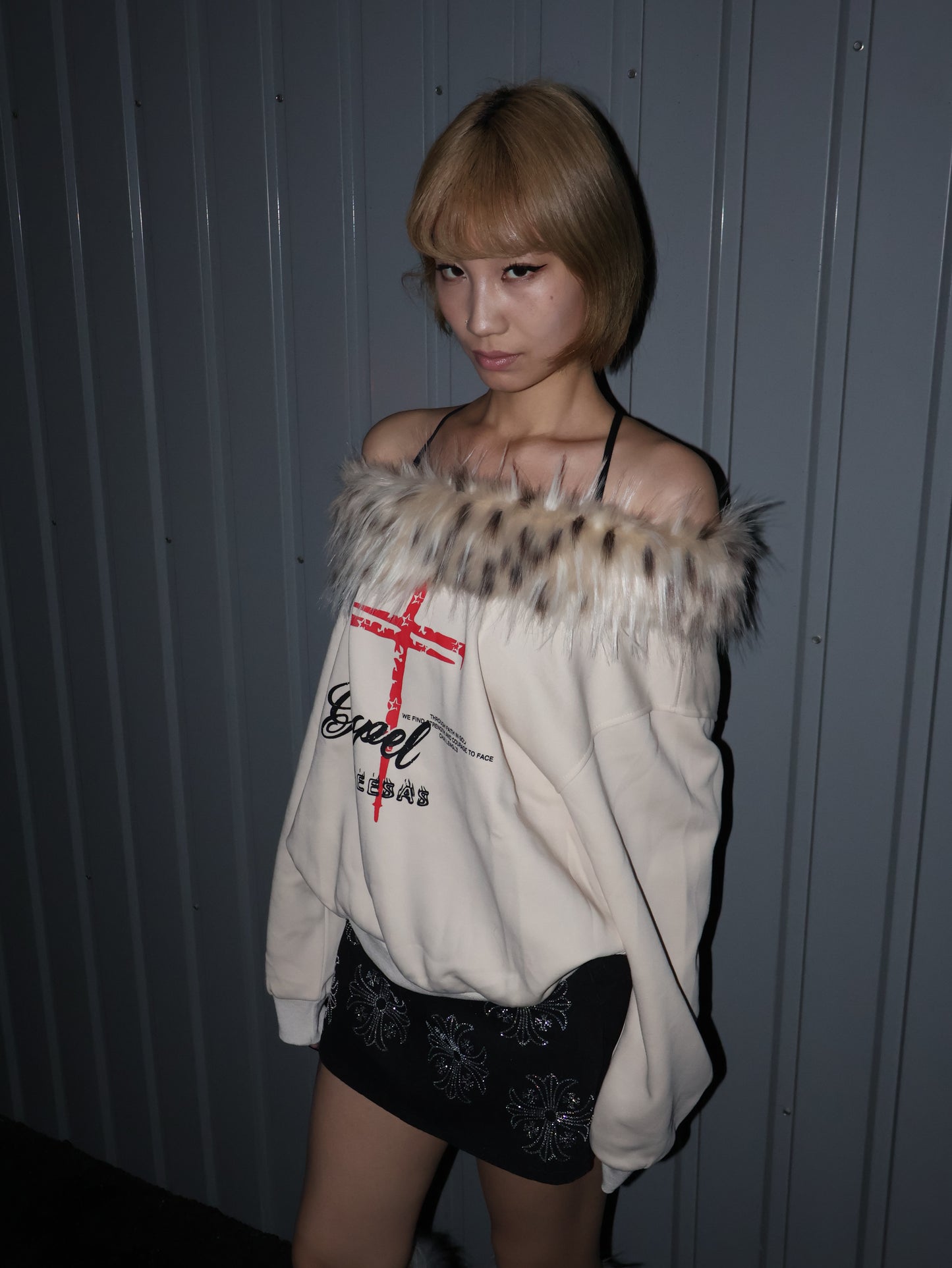 25-905 Holy Fur sweat A429