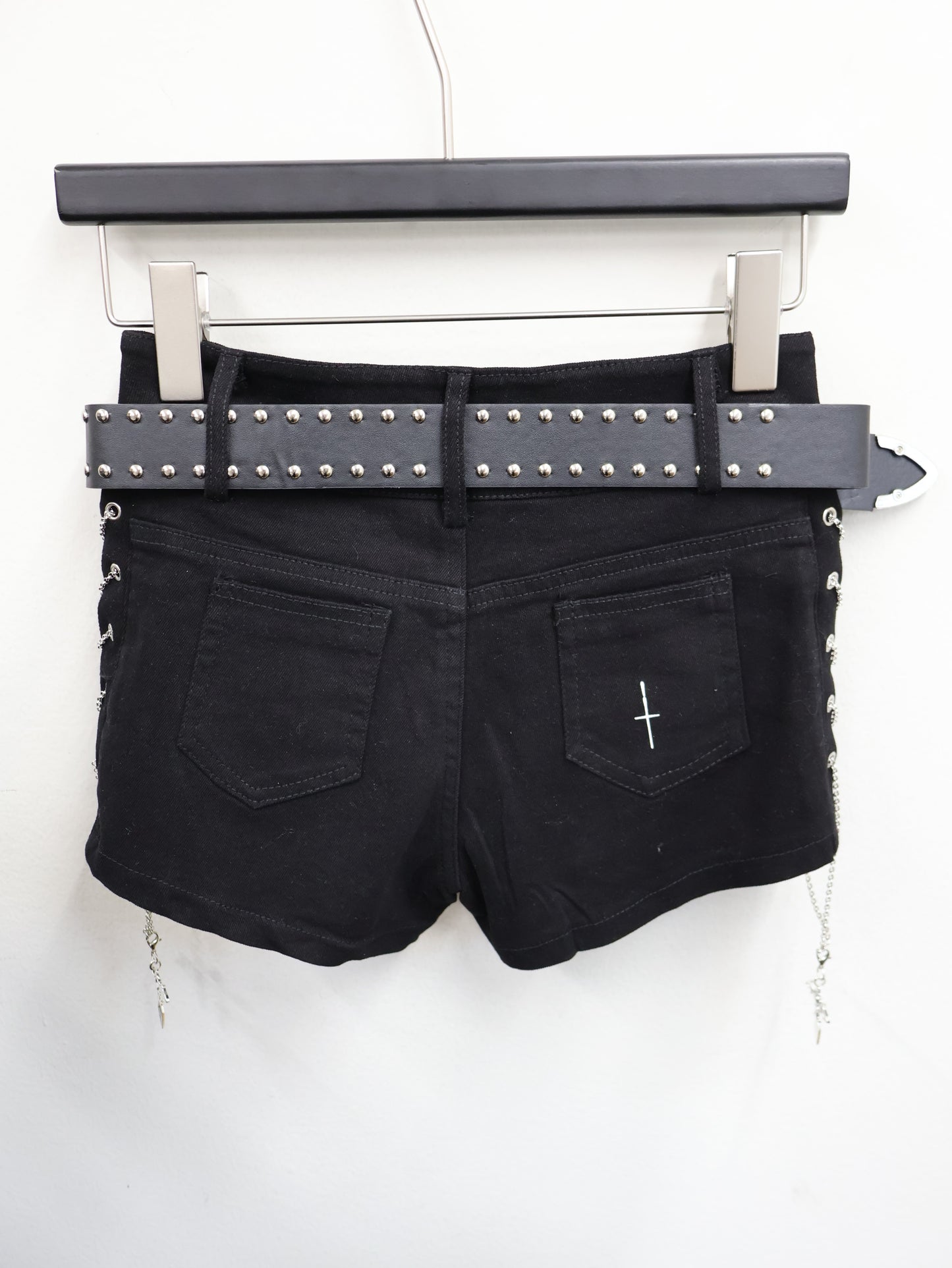 Fray Shorts  A534