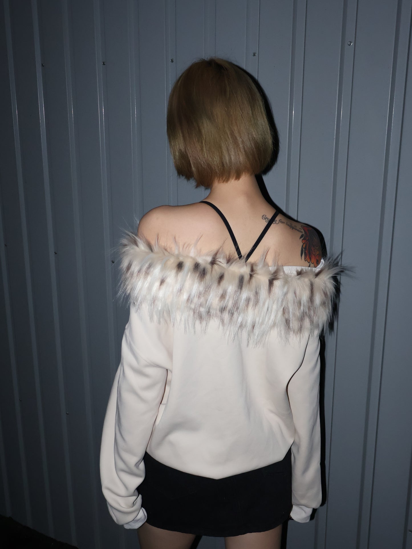 25-905 Holy Fur sweat A429