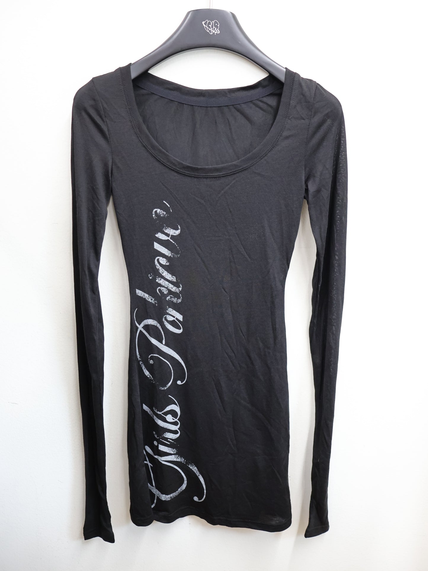 Script Long Sleeve A536