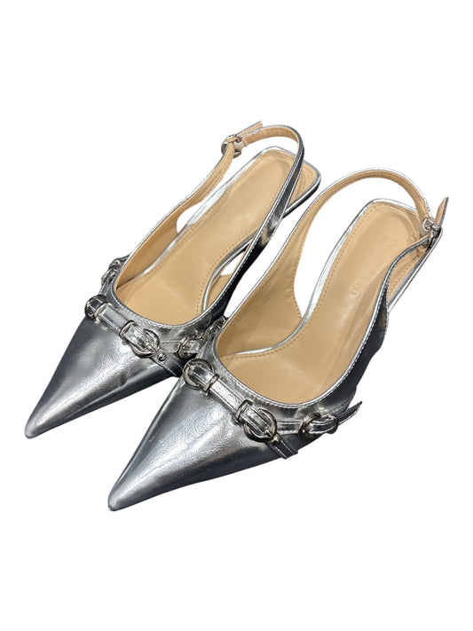 25-K63 strap pumps  A683