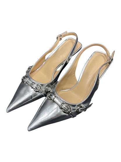 25-K63 strap pumps  A683