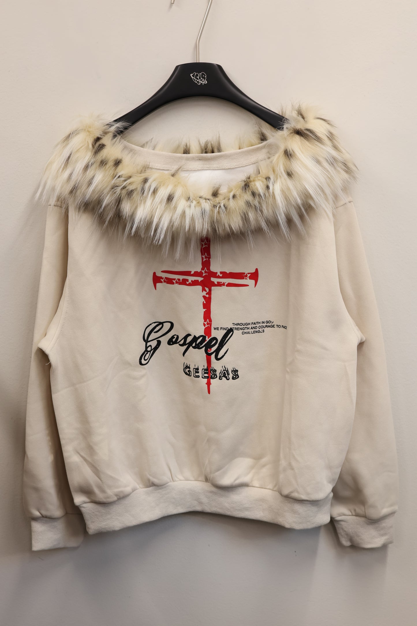 25-905 Holy Fur sweat A429