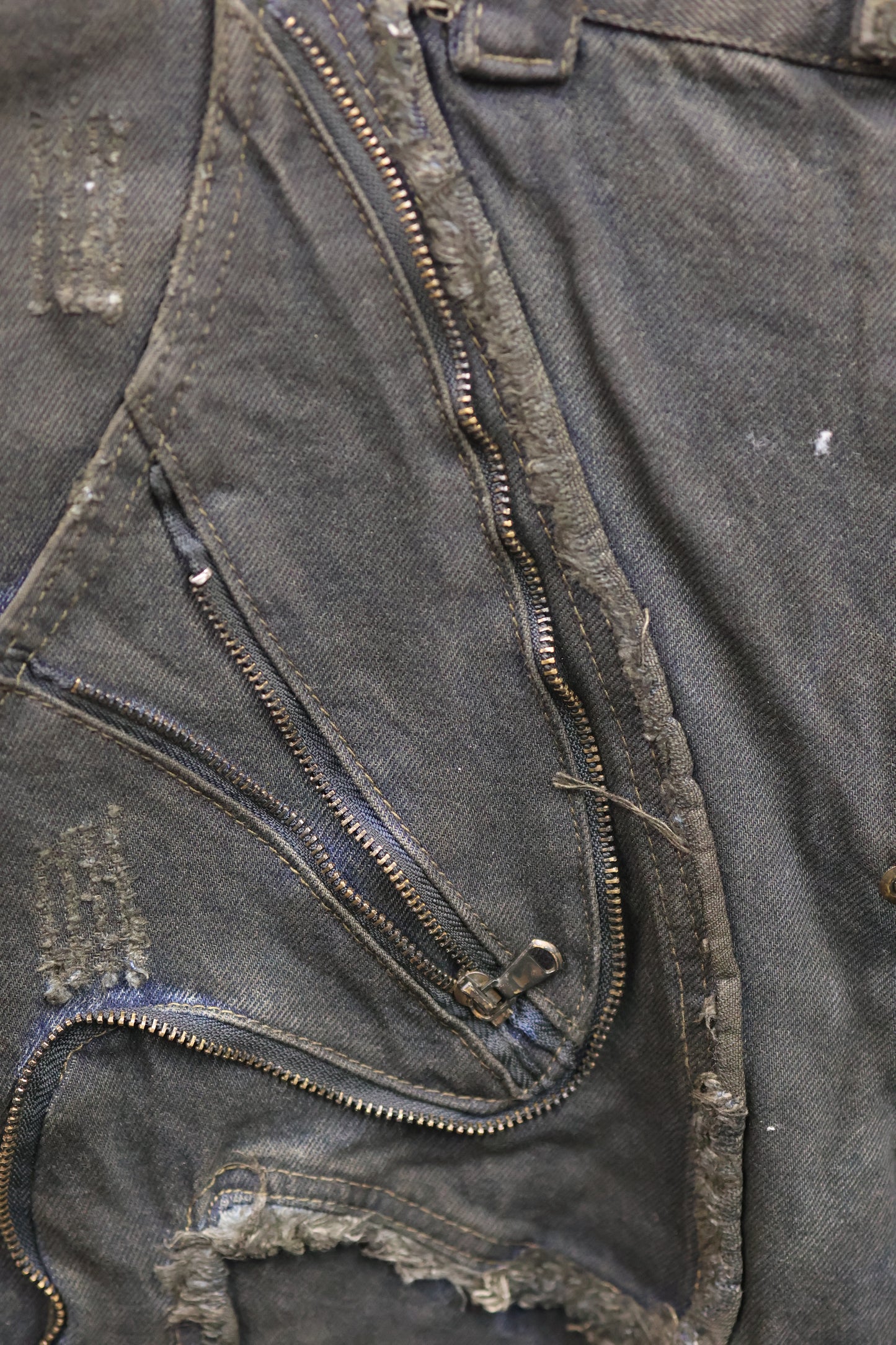 metal zip flare denim　A436