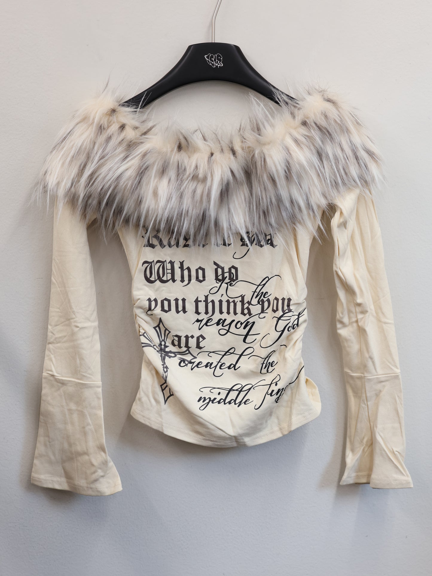 25-906 Dark Script L/S A437