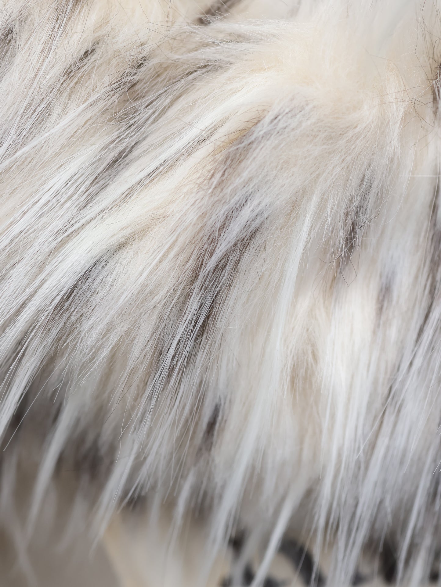 25-906 Dark Script L/S A437