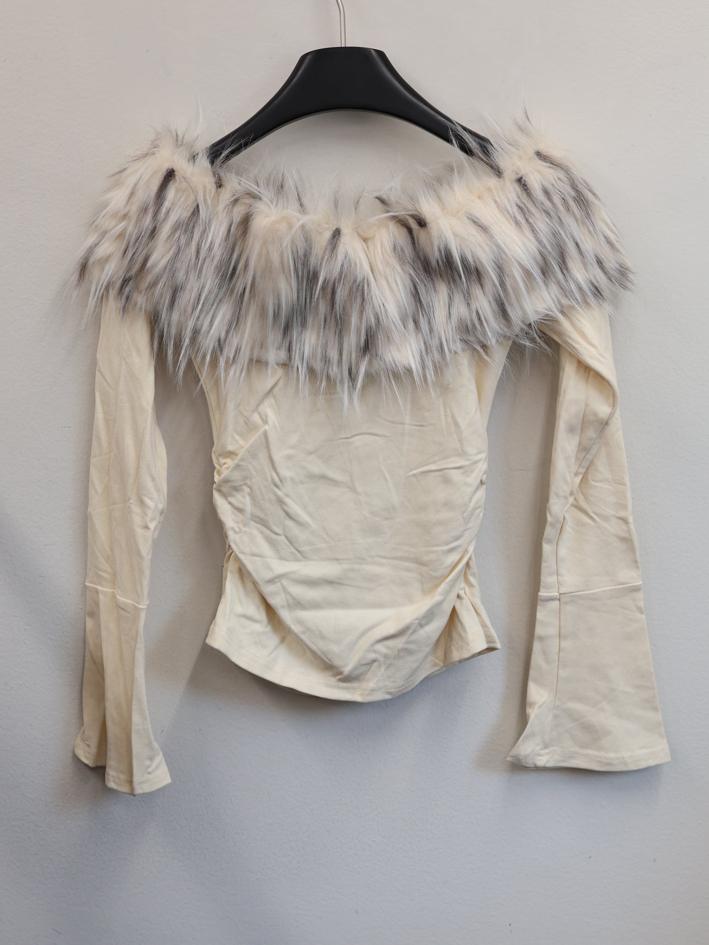 25-906 Dark Script L/S A437