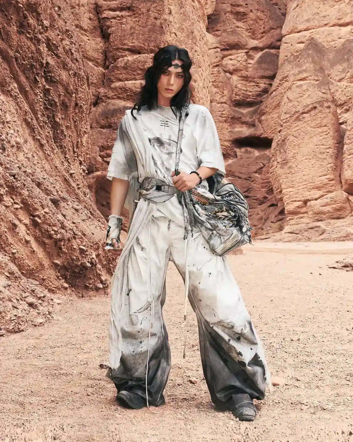 PERSONSOUL DOUBLE-LAYER DISTRESSED MYTHOLOGY PRINT T-SHIRT