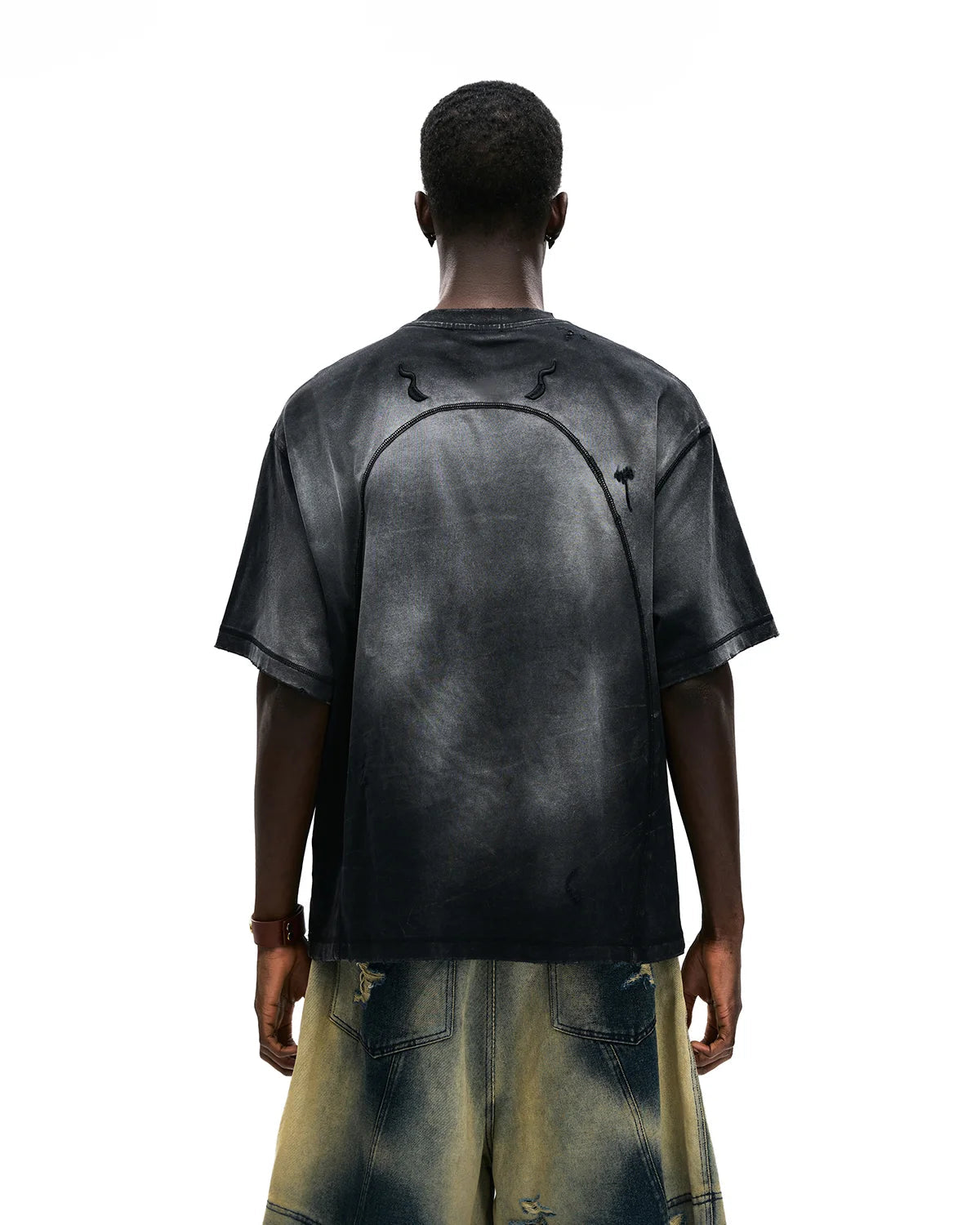 PERSONSOUL MYTHICAL BEAST TOTEM DISTRESSED T-SHIRT