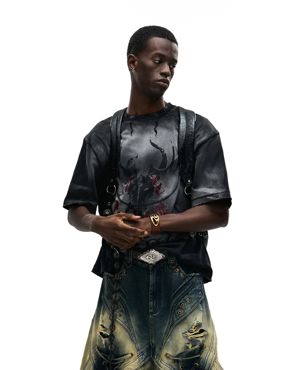 PERSONSOUL MYTHICAL BEAST TOTEM DISTRESSED T-SHIRT