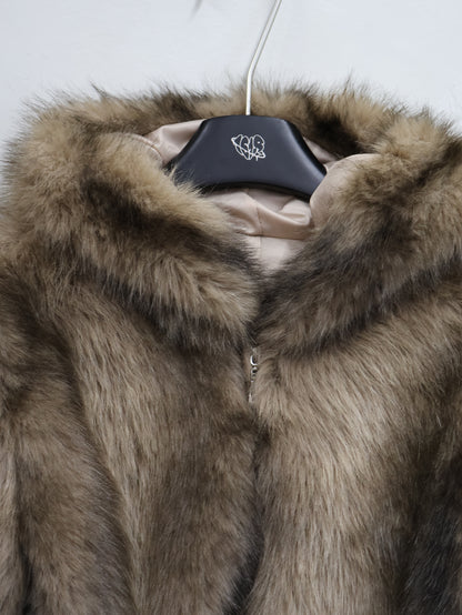 Pale Fur Hood A457