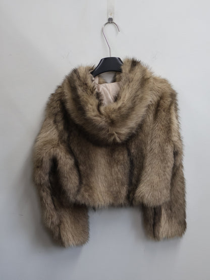 Pale Fur Hood A457
