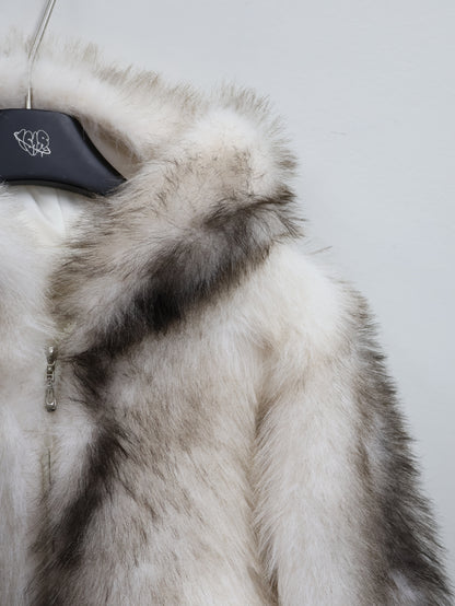 Pale Fur Hood A457