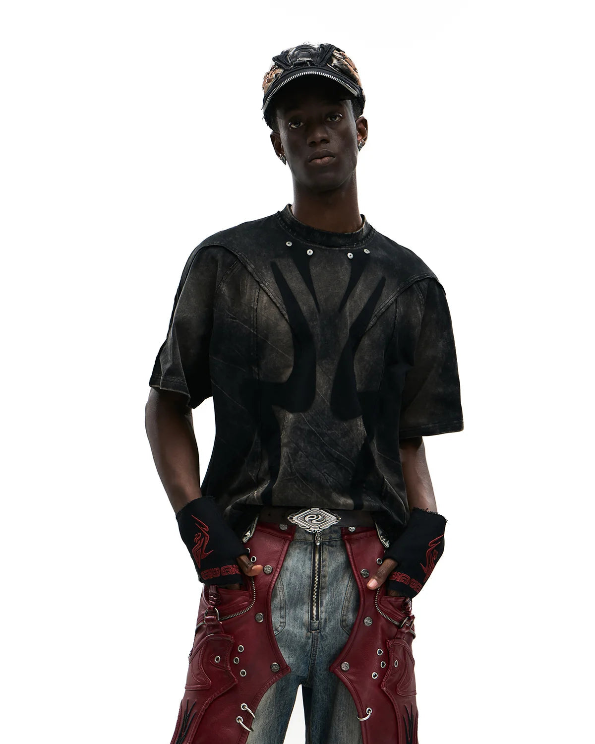 PERSONSOUL STRUCTURED MYTHICAL BEAST TOTEM DISTRESSED T-SHIRT