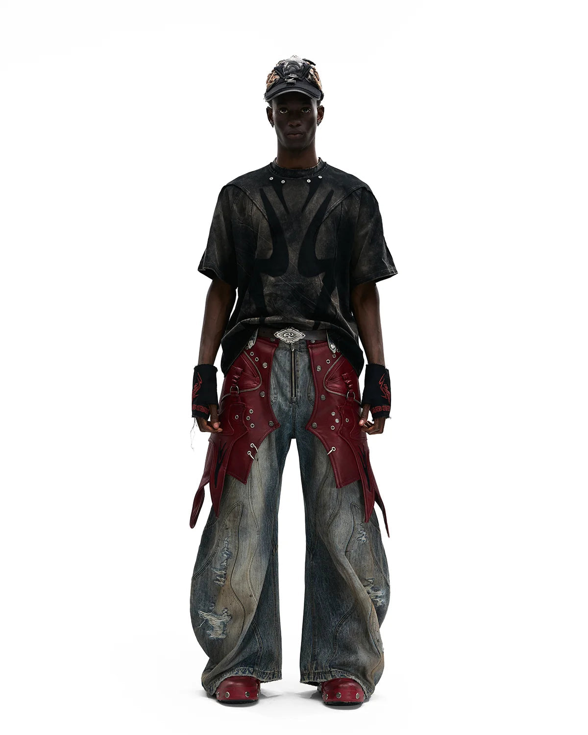 PERSONSOUL STRUCTURED MYTHICAL BEAST TOTEM DISTRESSED T-SHIRT