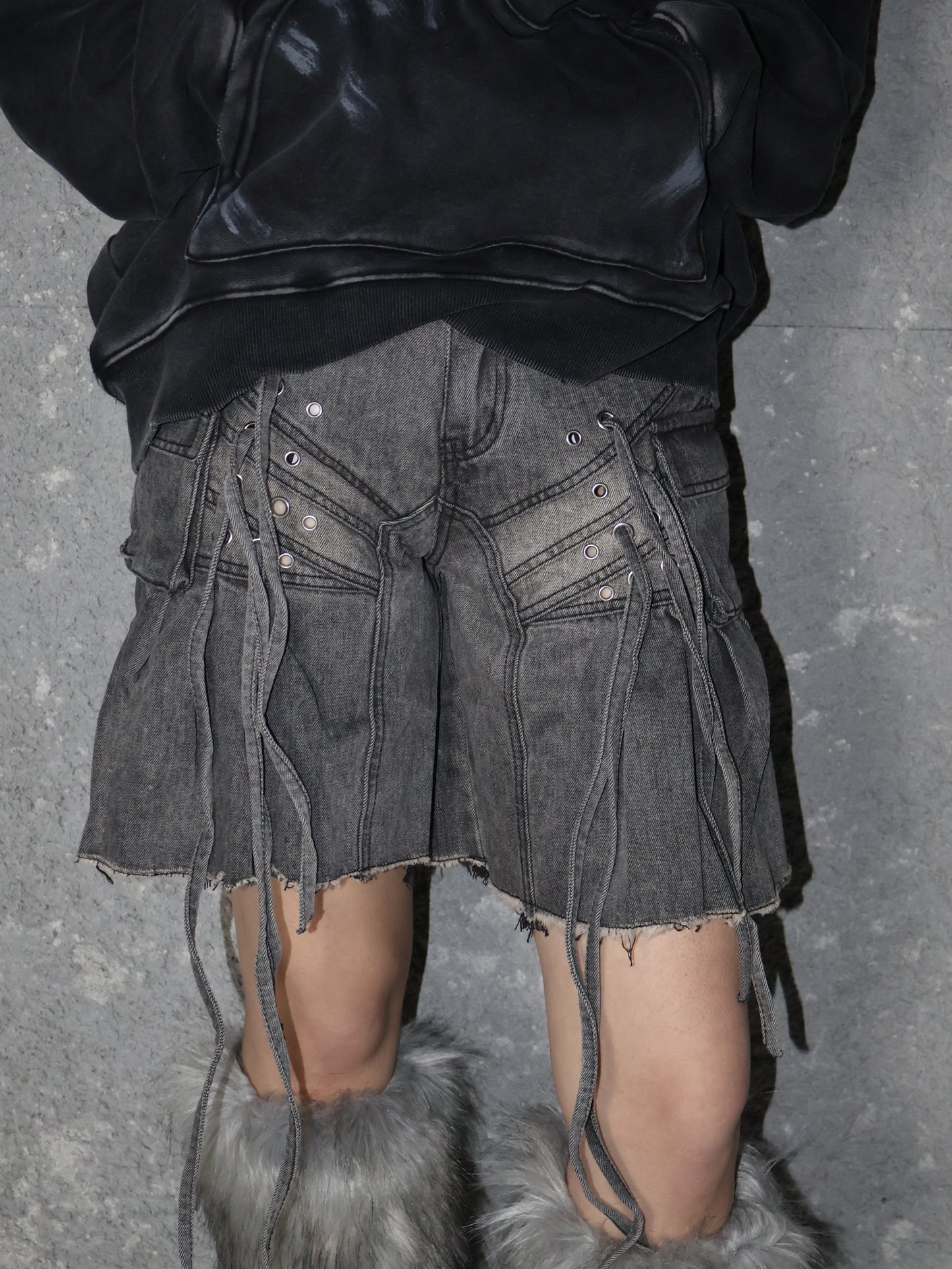 Drooping shorts A405