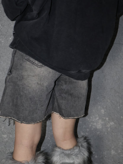 Drooping shorts A405