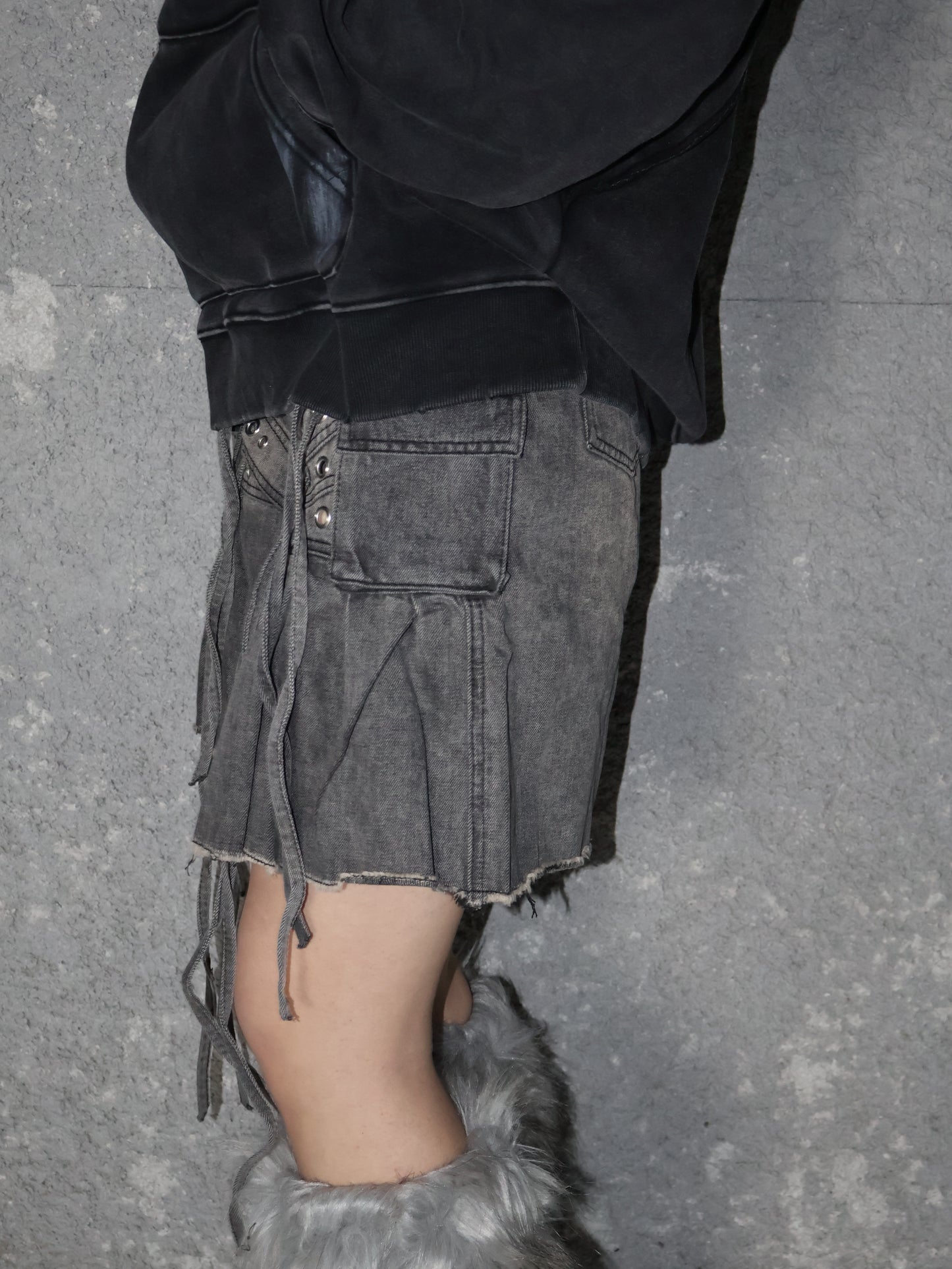 Drooping shorts A405