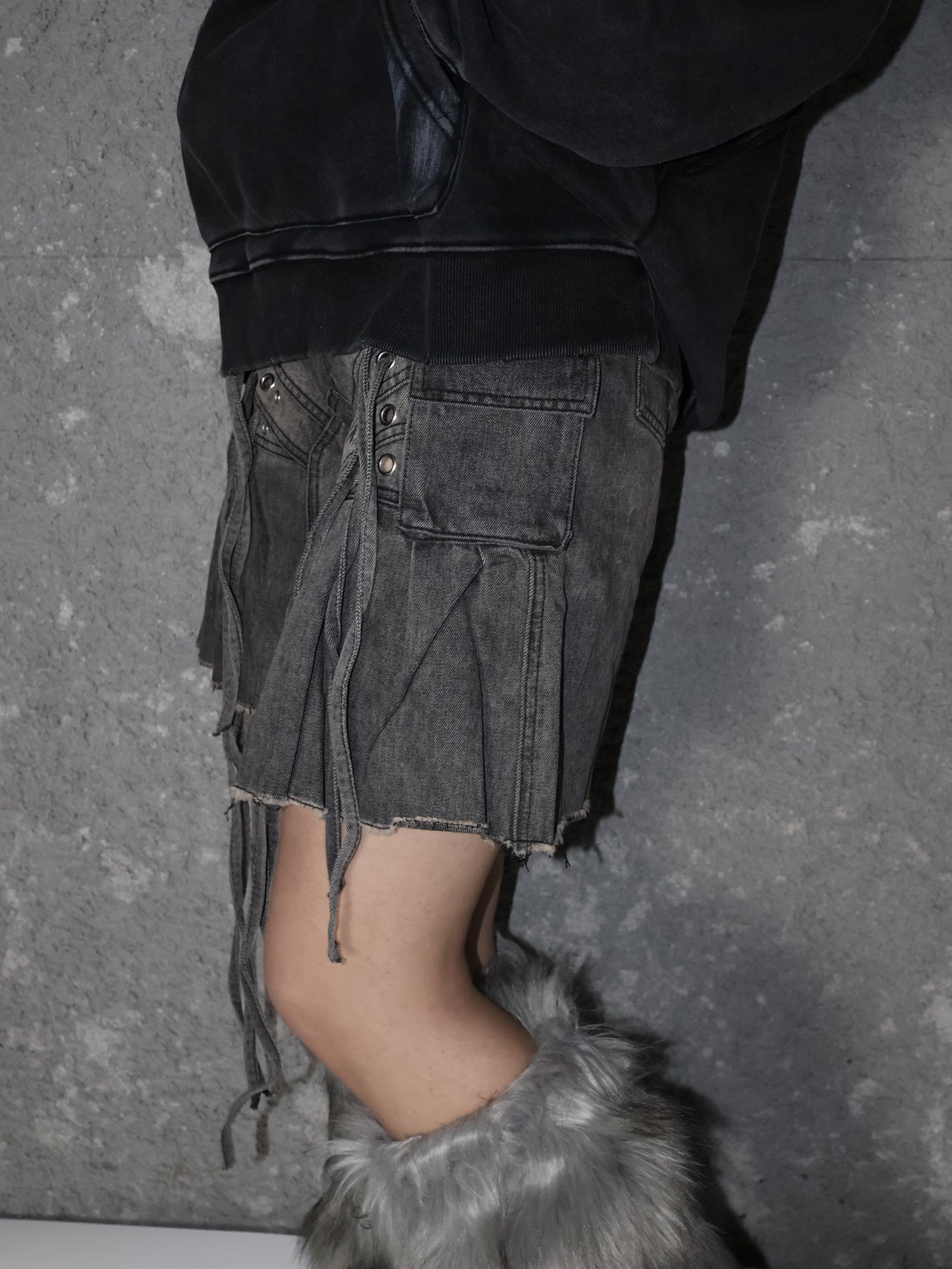 Drooping shorts A405