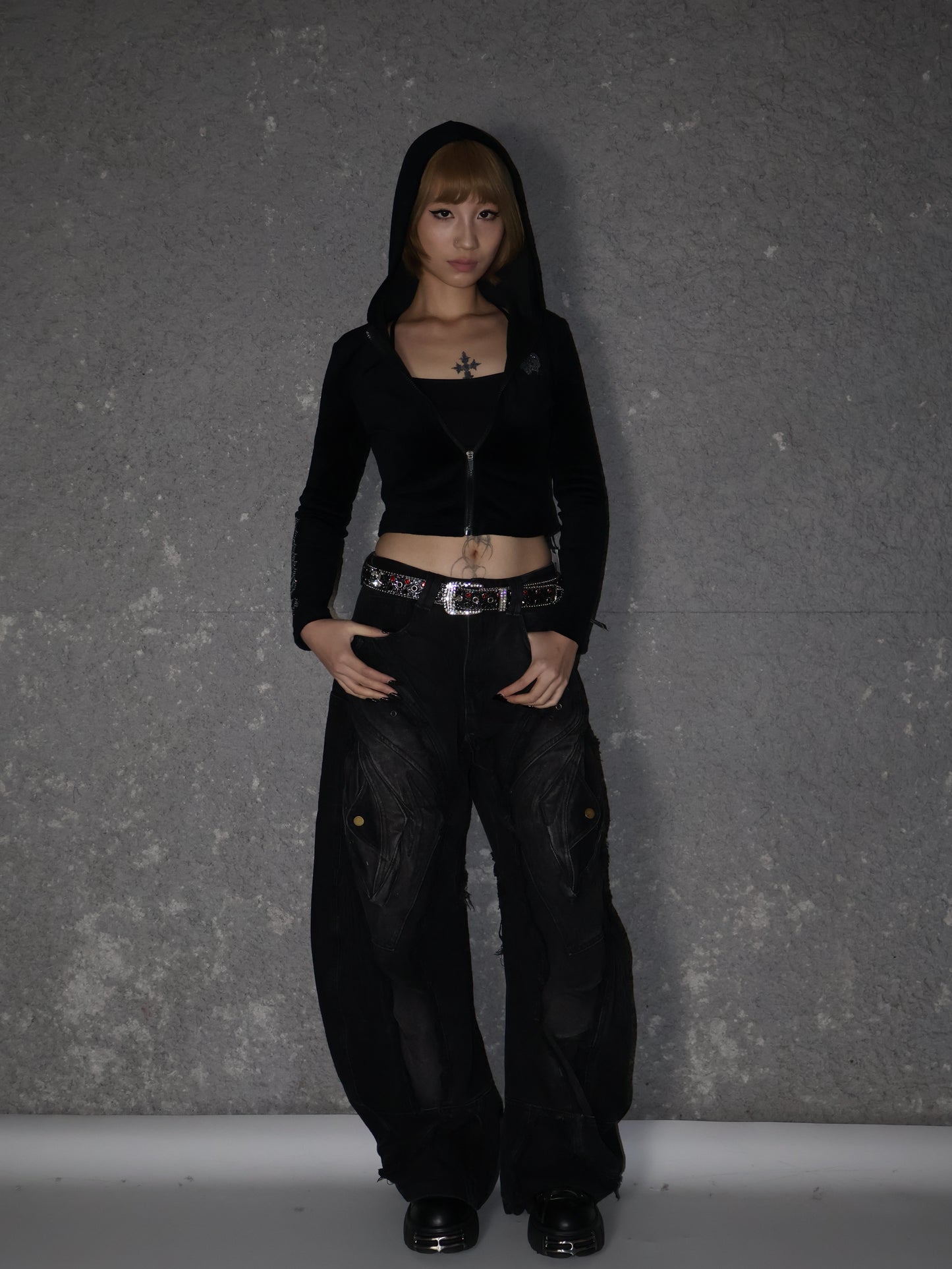 25-924 Velvet Cross Hoodie A428